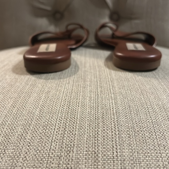 Antonio Melani flat sandals, in good condition. Classic color! - Picture 5 of 5